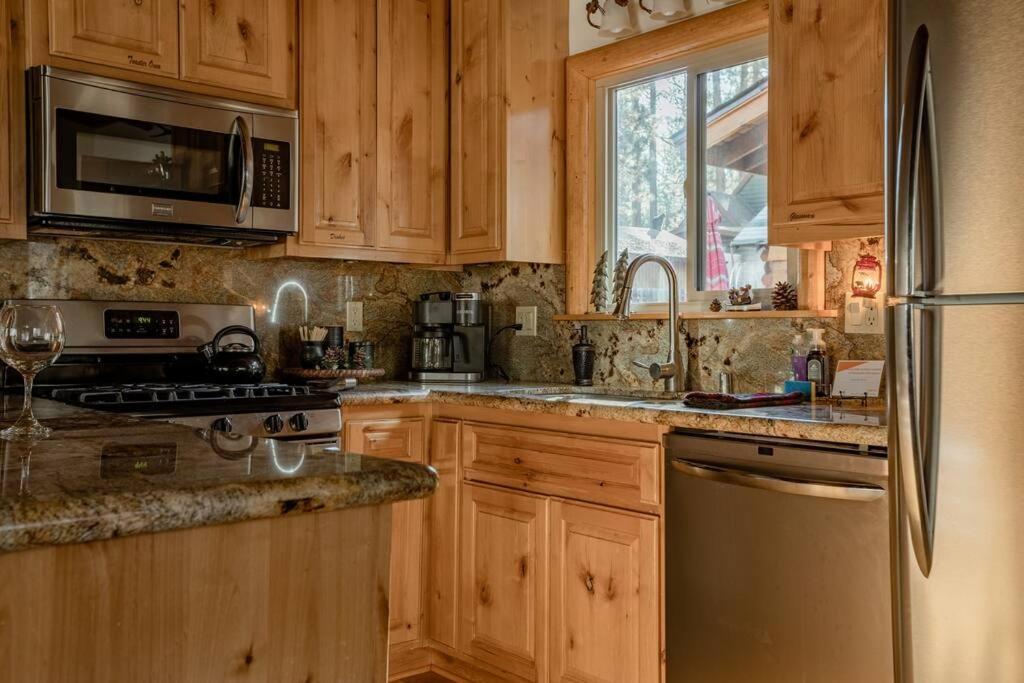 Hot Tub*Kids Room*Family Cabin Big Bear City Bagian luar foto