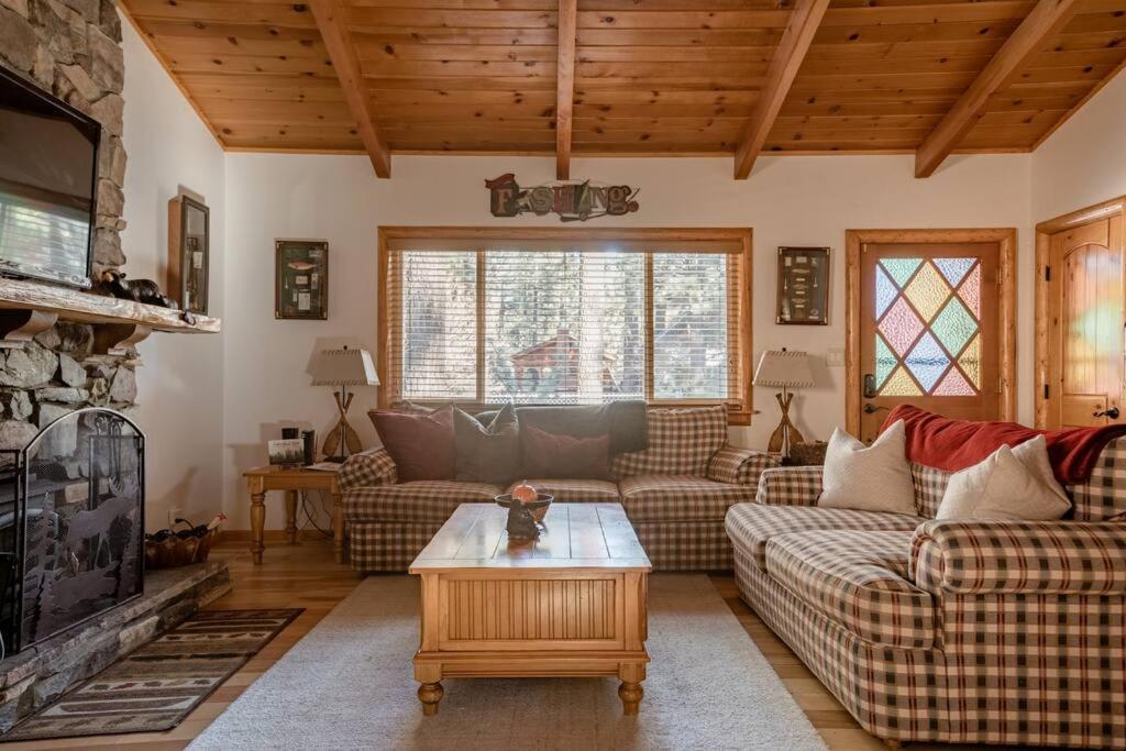 Hot Tub*Kids Room*Family Cabin Big Bear City Bagian luar foto