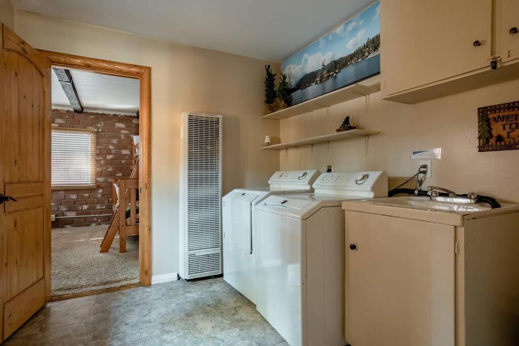 Hot Tub*Kids Room*Family Cabin Big Bear City Bagian luar foto
